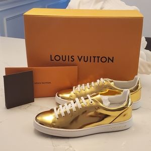 LOUIS VUITTON Gold Frontrow Sneaker Size 7.5